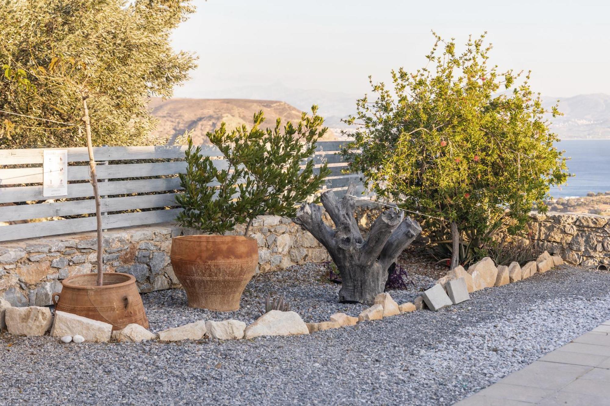 Evgoro Luxury Suites Agia Galini  Exterior photo