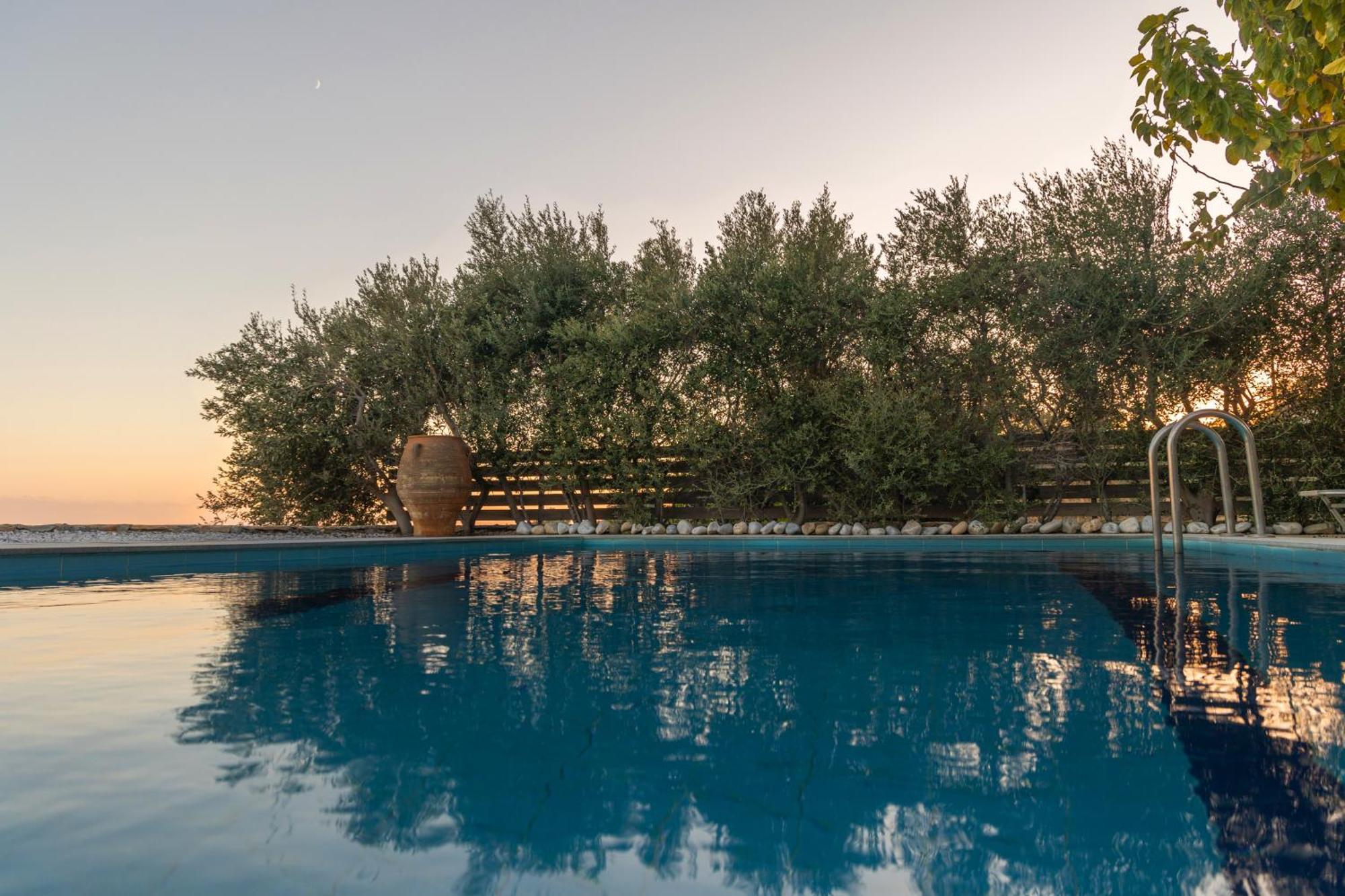 Evgoro Luxury Suites Agia Galini  Exterior photo